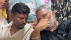 Bihar News : लखीसराय में मृतक वार्ड पार्षद चन्दन के परिजनों से मिलकर सांसद पप्पू यादव ने दी सांत्वना, 50 हज़ार रूपये का दिया आर्थिक मदद , 