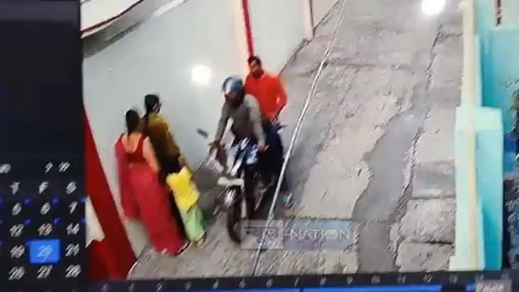 Chain snatching Chain snatching