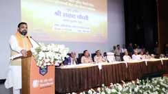 Bihar News : दिवंगत पुलिसकर्मियों के परिजनों को मिले 37.50 करोड़ रूपये, CM सम्राट चौधरी बोले- 'चैलेंज करने वाले अपराधियों को 48 घंटे में मिलेगा उसी भाषा में जवाब'