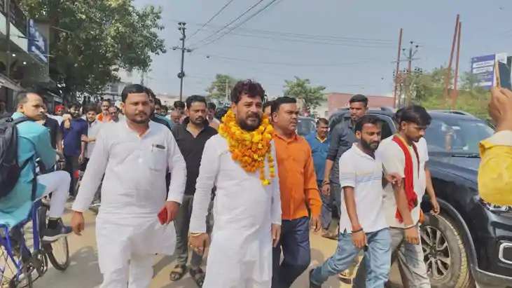 फतुहा में टुनटुन यादव ने चलाया 'मिशन डोर-टू-डोर, लोजपा रामवि फतुहा में टुनटुन यादव ने चलाया 'मिशन डोर-टू-डोर, लोजपा रामवि