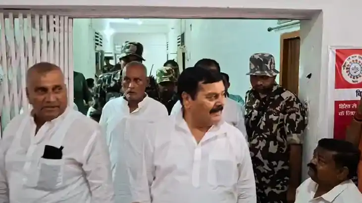Bihar News : गया में युवक की हत्या के बाद परिजनों ने लगाया आ Bihar News : गया में युवक की हत्या के बाद परिजनों ने लगाया आ