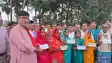 प्रतापपुर पहुंचे कांटी विधायक ई. अजीत कुमार: आगजनी पीड़ितों को बांटे 58,050 रुपये के चेक, मामूली विवाद में युवक की हत्या को बताया बेहद दुःखद