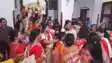 छपरा की कालीबाड़ी में पारंपरिक 'सिंदूर खेला' के साथ मां दुर्गा को दी गई विदाई, गूंजी उलू ध्वनि और ढाक की थाप