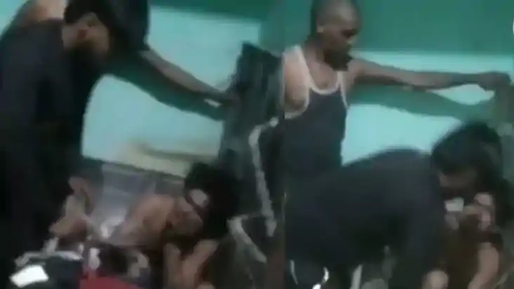 खुला संदूक निकला बिना कपड़ों के......महिला ने फोन करके जानू क