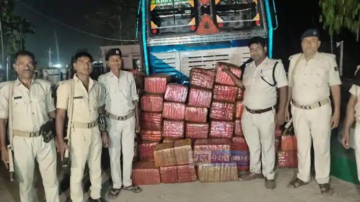 Bihar Crime News : मोतिहारी पुलिस ने ट्रक के तहखाने में छिपा
