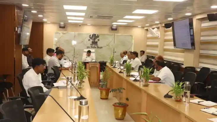 पथ निर्माण विभाग के सचिव ने NHAI/ MoRTH से स्वीकृत सड़क परिय