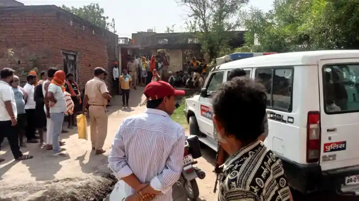 Bihar Crime : बक्सर में दिनदहाड़े बदमाशों ने घर में घुसकर किश