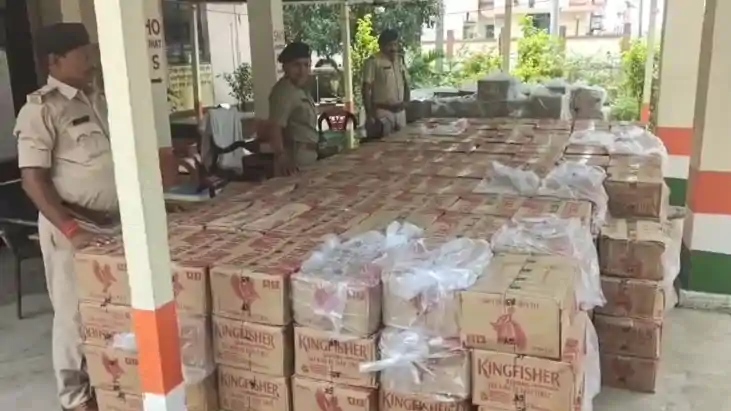 Bihar News : अररिया पुलिस ने कंटेनर पर लोड शराब की बड़ी खेप क