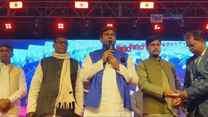BIHAR NEWS -स्कूल के वार्षिक समारोह में पहुंचे मुकेश सहनी ने BIHAR NEWS -स्कूल के वार्षिक समारोह में पहुंचे मुकेश सहनी ने