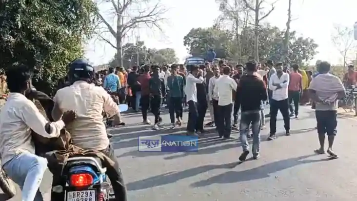 Bihar Road Accident : सिवान में टेंपो-बाइक की टक्कर में दो य