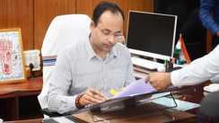 Bihar News : गया जिला प्रशासन ने लोगों को दी राहत, 9 जमीनों की वर्षों से खरीद बिक्री पर लगी रोक से किया विमुक्त
