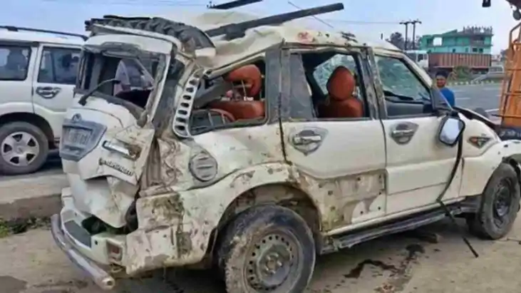 Bihar news:शराब माफिया के पीछे दौड़ी स्कॉर्पियो सड़क पर उलट Bihar news:शराब माफिया के पीछे दौड़ी स्कॉर्पियो सड़क पर उलट