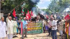 टाउनशिप परियोजना और भारत-अमेरिका FTA के विरोध में सड़कों पर उतरे किसान, पीएम मोदी और ट्रंप का फूंका पुतला