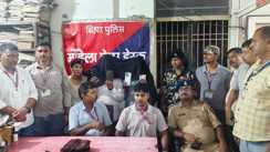 गया जंक्शन पर 'ऑपरेशन यात्री सुरक्षा' के तहत रेल पुलिस की बड़ी कार्रवाई: 3 चोरी के मोबाइल और 4,000 नगद के साथ दो शातिर को दबोचा