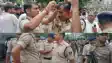NEET धांधली के विरोध में पटना में आइशा का उग्र प्रदर्शन, पुलिस पर पथराव और लाठीचार्ज से डाकबंगला चौराहा बना अखाड़ा