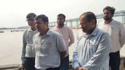 कोसी के बढ़ते जलस्तर पर प्रशासन अलर्ट : डीएम सावन कुमार ने किया कोसी बराज का मुआयना, अभियंताओं और अधिकारियों को दिए कई निर्देश