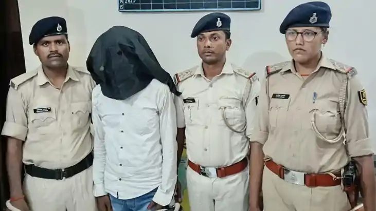 पुलिस की बड़ी कार्रवाई: एक देसी कट्टा और 40 जिंदा कारतूस के 