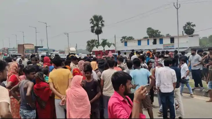 अनियंत्रित बस की चपेट में आने से बुजुर्ग की दर्दनाक मौत, मुआ