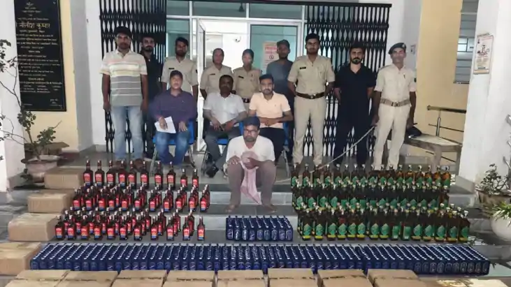 मद्यनिषेध विभाग का बड़ा एक्शन: 1297 बोतल विदेशी शराब के साथ 