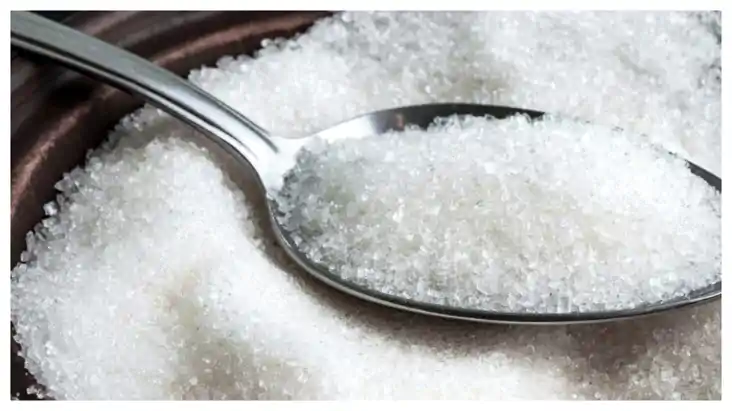 Health Tips: चीनी डाइट का अहम हिस्सा, ज्यादा मात्रा बढ़ाएगी 