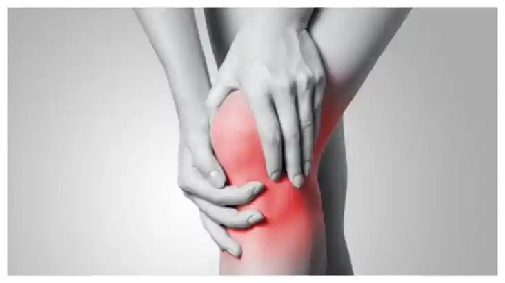 Health Tips: सर्दियों में हड्ड‍ियों में हो जाती है जकड़न, घु