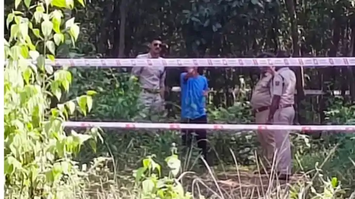 Crime News: बगीचे में महिला का खून से लथपथ मिला शव, शराब की 