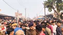 Bihar Crime News : सीतामढ़ी में पुलिस ने संदिग्ध मांस के साथ तीन बदमाशों को किया गिरफ्तार, भीड़ के विरोध करने पर की हवाई फायरिंग