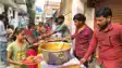 Bihar News : बिहारशरीफ के कमल मंदिर मोहल्ले में भव्य भंडारे का हुआ आयोजन, 3 हजार श्रद्धालुओं ने ग्रहण किया प्रसाद