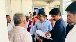 Bihar News : मुजफ्फरपुर में सीएचसी के निरीक्षण के दौरान गायब मिले कई डॉक्टर, एसडीएम ने जारी किया शो कॉज नोटिस 