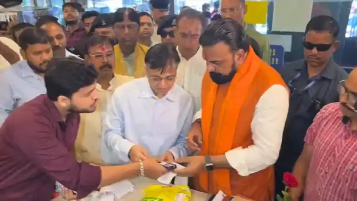 Bihar News : जीएसटी बचत उत्सव को लेकर कई दुकानों और बाइक शो Bihar News : जीएसटी बचत उत्सव को लेकर कई दुकानों और बाइक शो