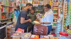बिहार में मिलावटी व एक्सपायर्ड खाने-पीने के सामान पर बड़ा एक्शन: डेहरी में 200 किलो सड़ा टमाटर पल्प और 360 बोतल एक्सपायरी सॉस नष्ट