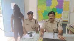 Bihar News : सारण में खूनी रंजिश, लड़की से बातचीत के विवाद में मुजफ्फरपुर के युवक की ईंट से कुचलकर हत्या, आरोपी को पुलिस ने किया गिरफ्तार