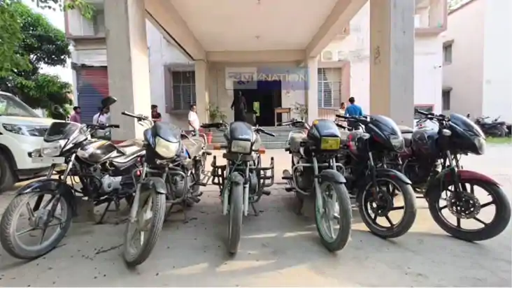 Bihar Crime News : गोपालगंज में बाइक चोर गिरोह का पुलिस ने क