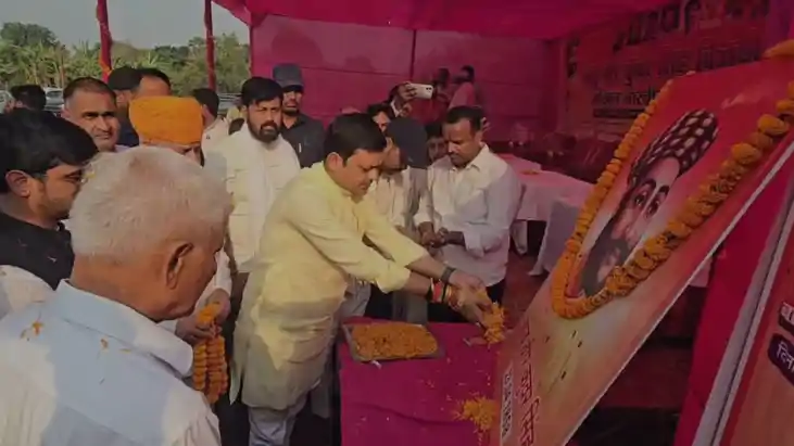 बाबू वीर कुंवर सिंह विजयोत्सव समारोह में शामिल हुए पूर्व मंत