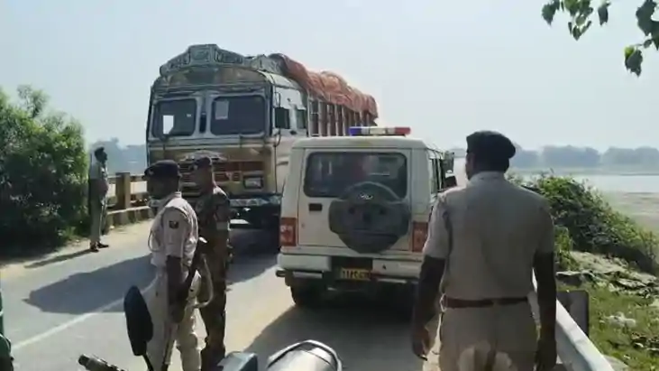 Bihar Border on High Alert Strict Vehicle Checks Spark Panic