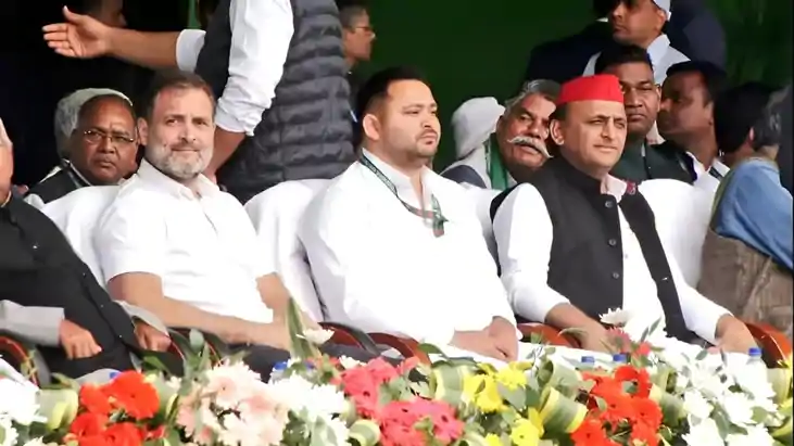 Bihar Election: अखिलेश यादव की एंट्री से बदलेगा बिहार का सिय Bihar Election: अखिलेश यादव की एंट्री से बदलेगा बिहार का सिय