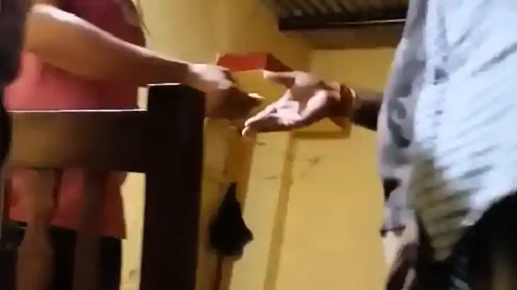 Bihar Crime : छेड़खानी का मामला रफा दफा करने के लिए चौकीदार न Bihar Crime : छेड़खानी का मामला रफा दफा करने के लिए चौकीदार न