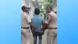 हथकड़ी सरकाकर टोटो से कूदा कैदी : 10 मिनट तक गलियों में जवानों के साथ दौड़ता रहा, पुलिस ने खदेड़कर पकड़ा