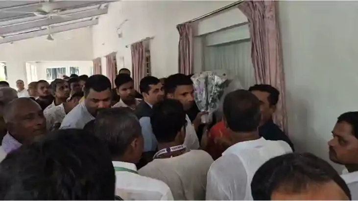 मंत्री निशांत से मुलाकात नहीं करने देने पर भड़के जदयू कार्यक