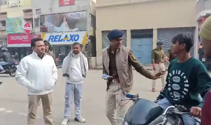 नवादा में परिवहन विभाग का 'महा-अभियान': 160 वाहनों पर 10 लाख