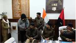 Bihar Crime : कैमूर पुलिस का बड़ा एक्शन: अवैध सूदखोरी के 'काले साम्राज्य' का किया भंडाफोड़, 245 ब्लैंक चेक और भारी मात्रा में चांदी किया बरामद