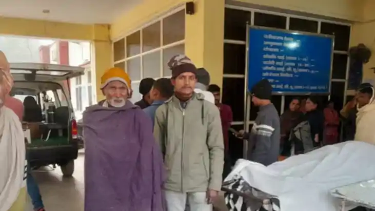 अलाव बना काल: आसमान से गिरी 'मौत', बिजली विभाग की बेरुखी ने 