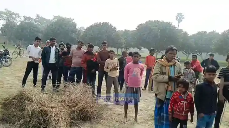 Bihar News : वैशाली में 7 जिंदा बम मिलने से मचा हड़कंप, डिस्प Bihar News : वैशाली में 7 जिंदा बम मिलने से मचा हड़कंप, डिस्प