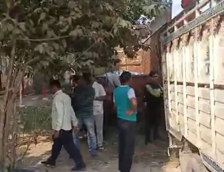 5 दिन बाद पोखर में मिले दो नाबालिग बच्चियों के शव, , हत्या य