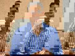 निजी स्कूलों की 'दुकानदारी' बंद! डीएम का बड़ा फैसला, अब किताबें और ड्रेस कहीं से भी खरीद सकेंगे अभिभावक