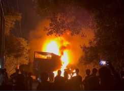 bihar Accident - बड़ा सड़क हादसा, ट्रक हाइवा की भीषण टक्कर, दोनों गाड़ी के चालक सहित एक खलासी की जिंदा जलकर मौत