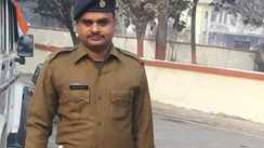 Bihar News : झारखंड पुलिस जवान की सड़क हादसे में हुई दर्दनाक मौत, धनबाद में ड्यूटी से लौटते वक्त अज्ञात वाहन ने कुचला, गांव में पसरा सन्नाटा