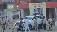विधायक अनंत सिंह बेऊर जेल से रिहा, लैंड क्रूजर से 'रॉयल' अंदाज में निकले बाहर; समर्थकों का उमड़ा सैलाब