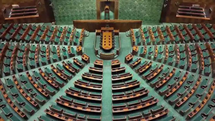 543 नहीं, अब लोकसभा में होगी इतनी सीटें, 273 महिला सांसदों क