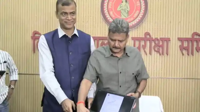 Bihar Board 12th Result 2026: बिहार बोर्ड ने रचा इतिहास, 25 दिन में जारी हुआ इंटर रिजल्ट, देखिए तीनों संकायों के टॉपरों की लिस्ट 